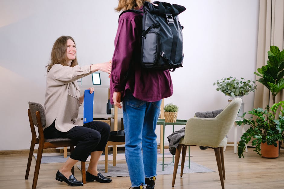 Supportive therapist and client handshake - Bulk billing psychologist Richmond Supportive therapist and client handshake - Bulk billing psychologist Richmond